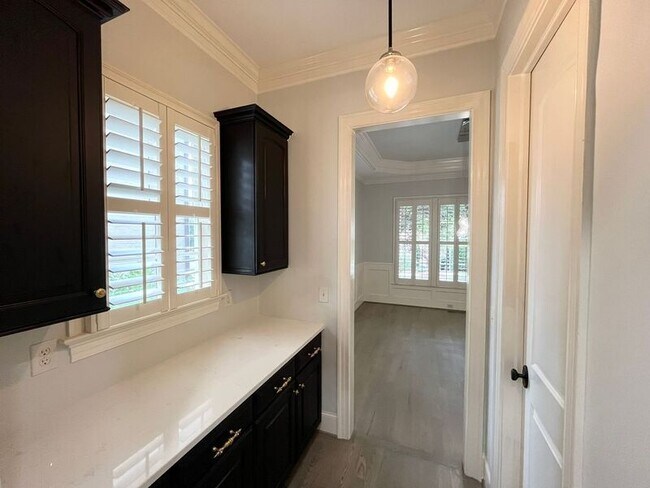Building Photo - 535 Guilford Cir