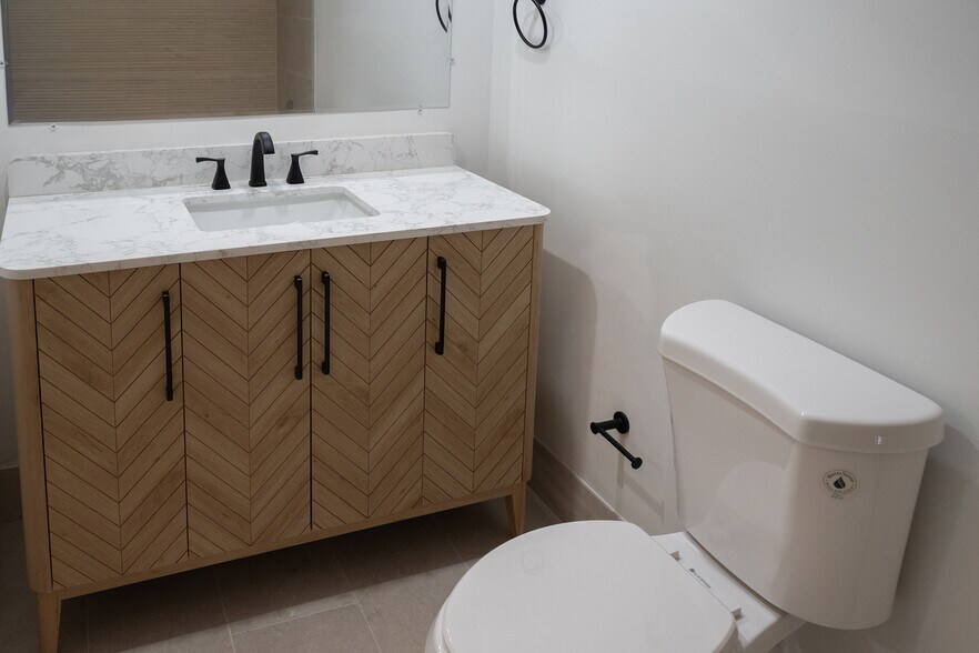 Building Photo - 3001 S Course Dr