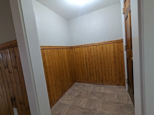 Building Photo - 7 Congress St