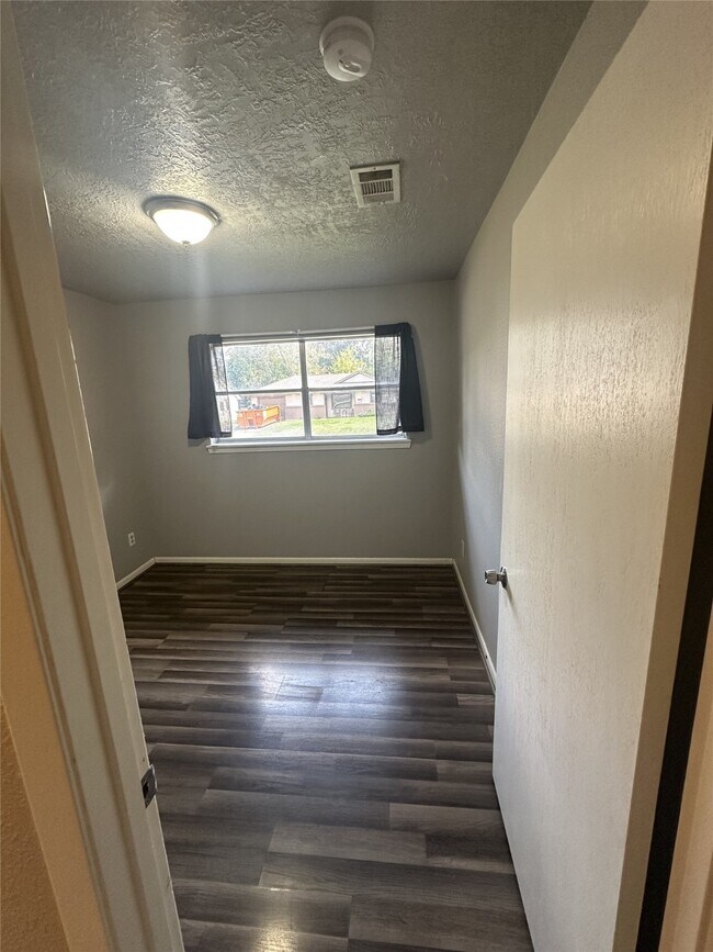 Building Photo - 11608 Segrest Dr