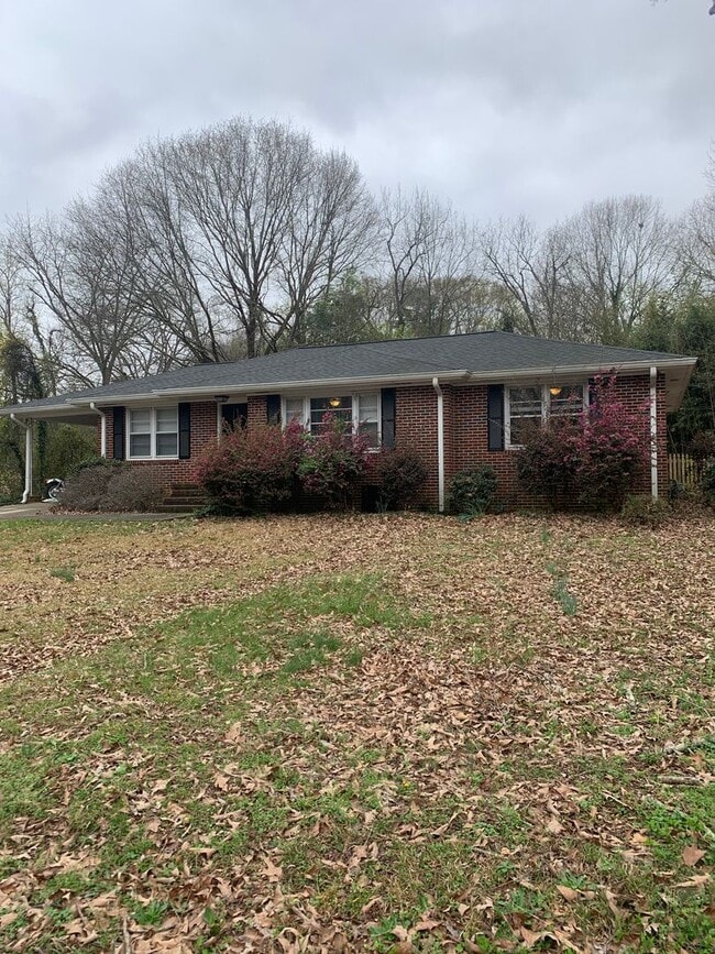 Building Photo - Quiet 2BR Retreat Minutes from Downtown Athens