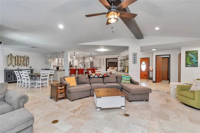 Building Photo - 1542 SE Pinwheel Dr