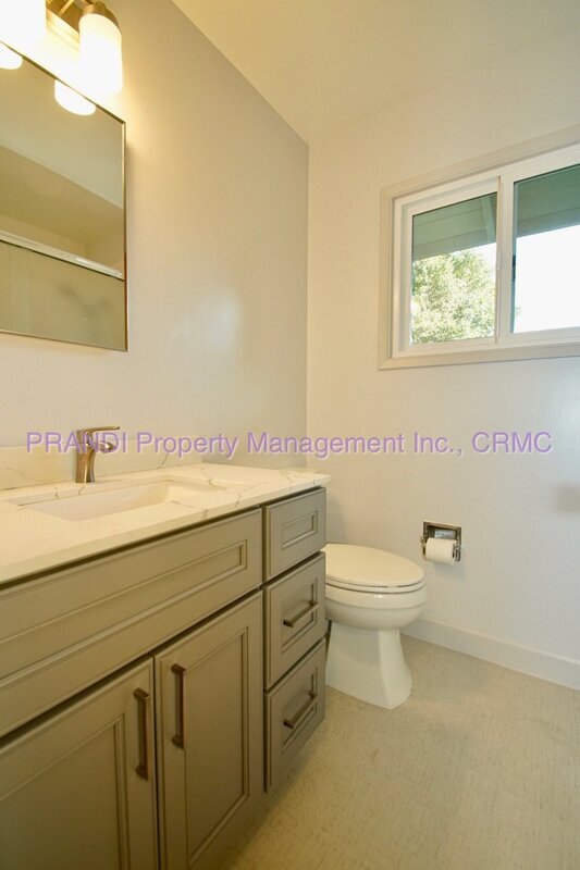 Building Photo - 525 Las Colindas Rd