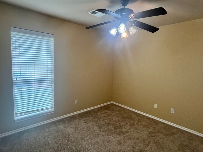 Building Photo - Gorgeous 3 Bed 2 Bath In Edmond