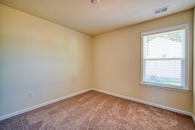 Building Photo - 580 Millsgate Cir