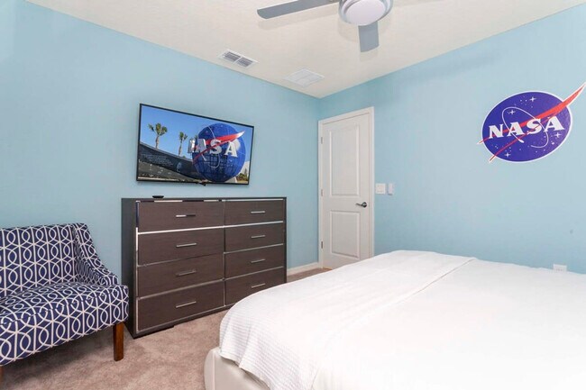 Building Photo - 3413 Lilac Wy