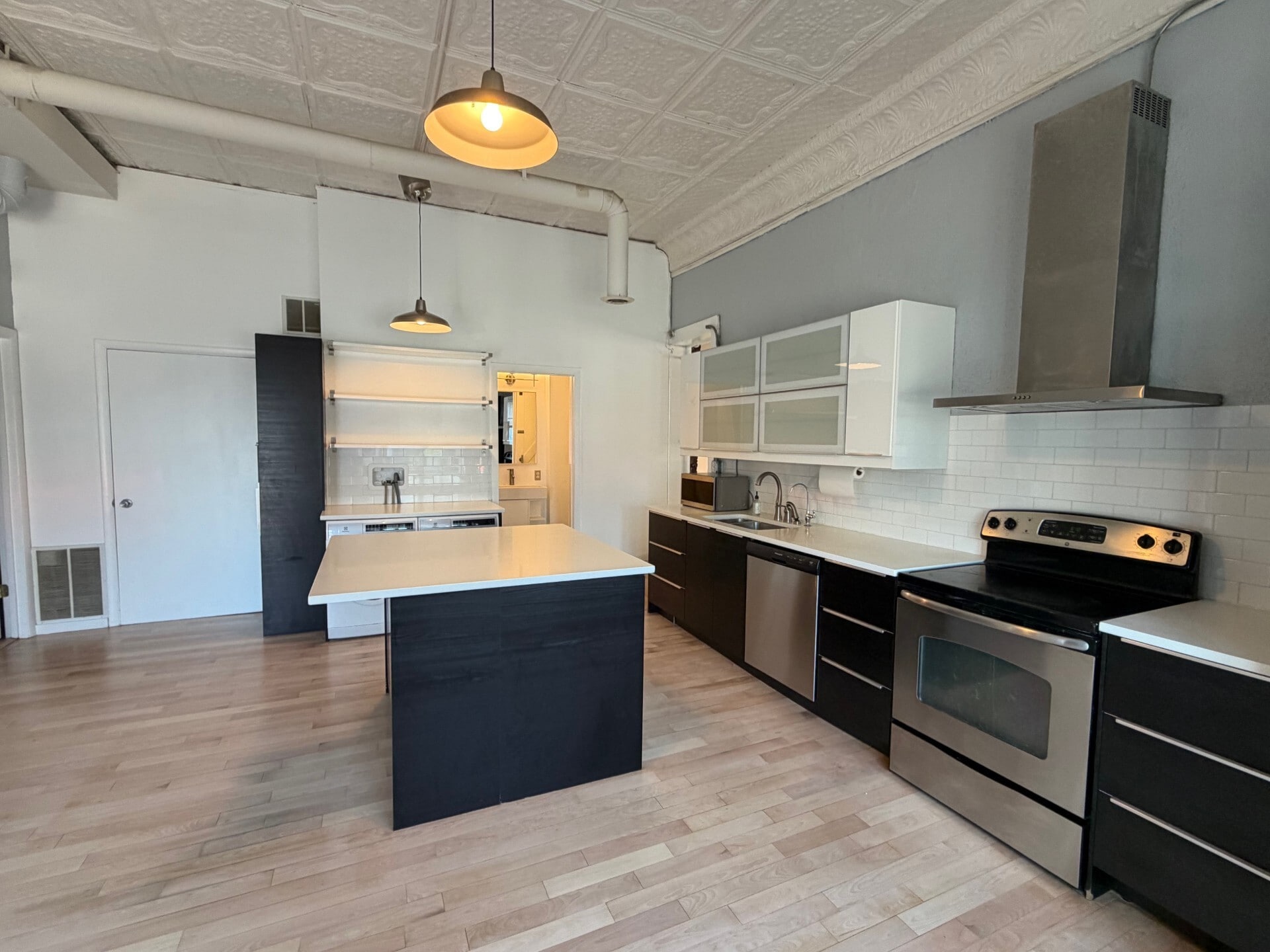 Building Photo - 701 Pierce St