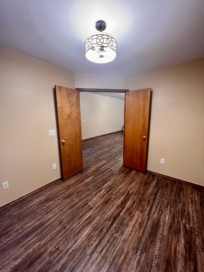 Building Photo - Beautifully Updated 3 Bedroom, 2 Bath Home...