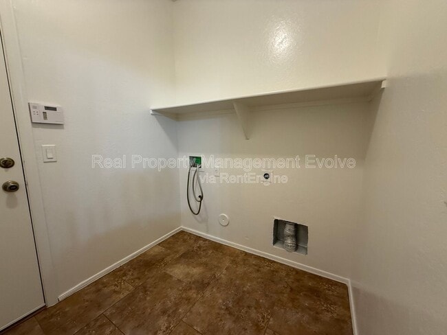 Building Photo - 8014 W Pima St