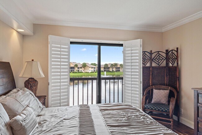 Building Photo - 3881 Back Bay Dr