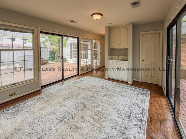 Building Photo - 500 Ashworth Rd