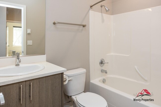 Building Photo - 110 N Blandena St