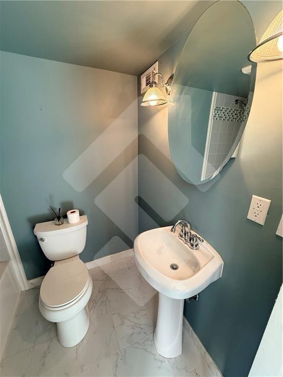 Building Photo - 140 Spring Dr