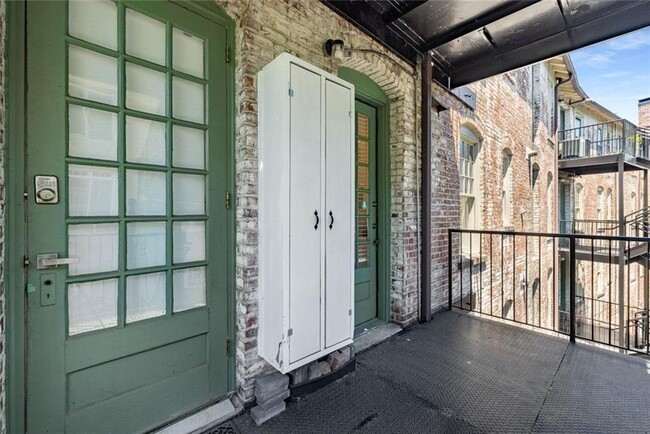 Building Photo - 124 Lafayette Dr NE