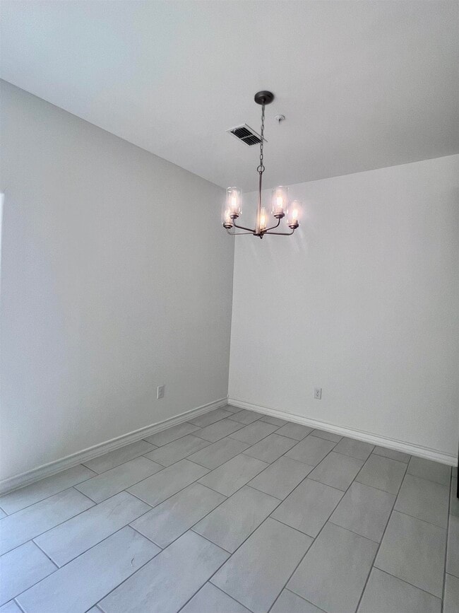 Building Photo - 9910 Bijan Dr