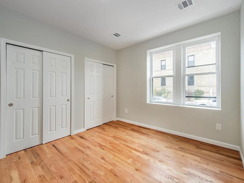 Building Photo - 73 Brookwood St