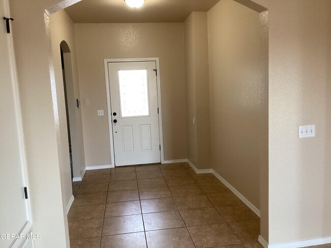 Building Photo - 5925 Speyside Dr