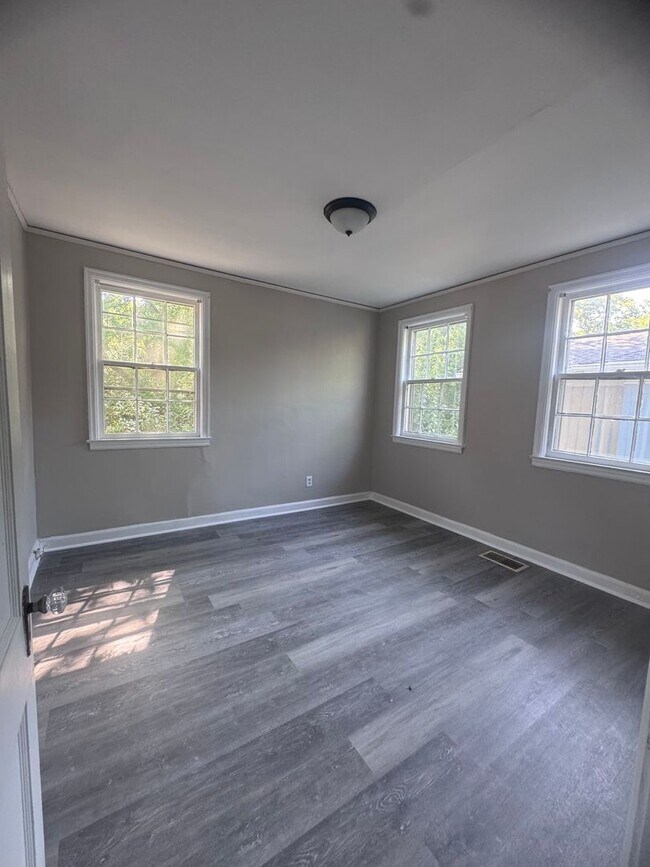 Building Photo - 2053 Gorgas St