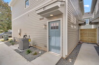 Building Photo - 4084 Ivy Green Trl