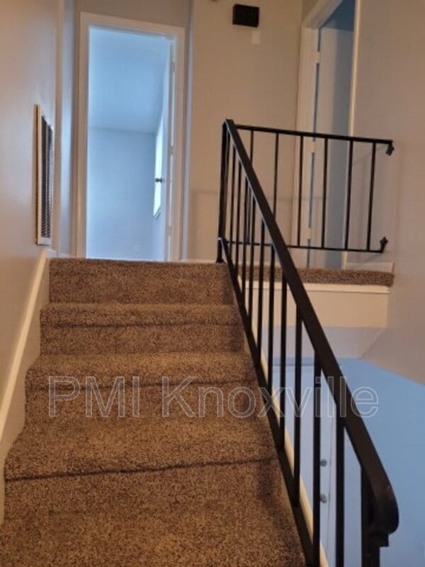 Building Photo - 9120 Woodpark Ln NW