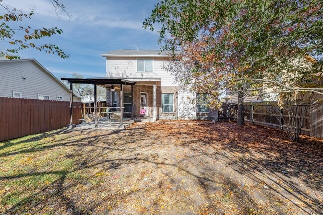 Building Photo - 9026 Hilltop Crossing Dr