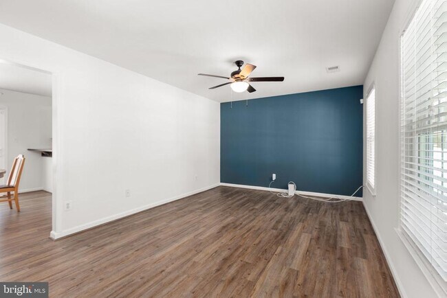 Building Photo - 11806 Camelot Way