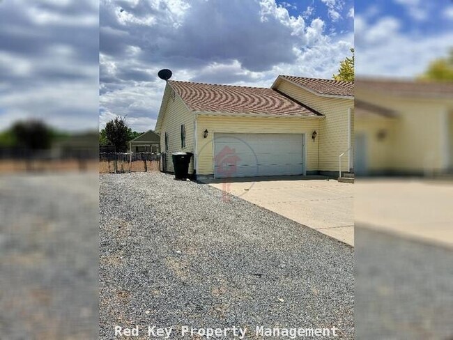 Building Photo - 474 E 1370 N