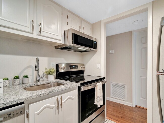 Primary Photo - The Garden Apartments | 1 & 2 Bedroom Apartments in Orlando, FL