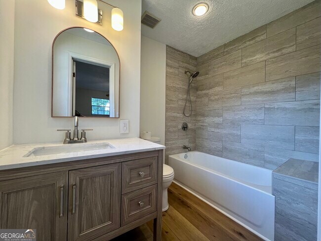 Building Photo - 6695 Courtney Dr