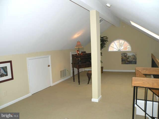 Building Photo - 601 Bashford Ln