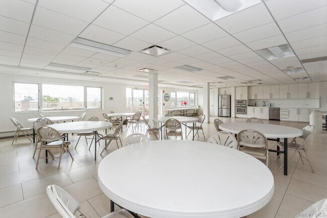 Building Photo - 830 Shore 2O