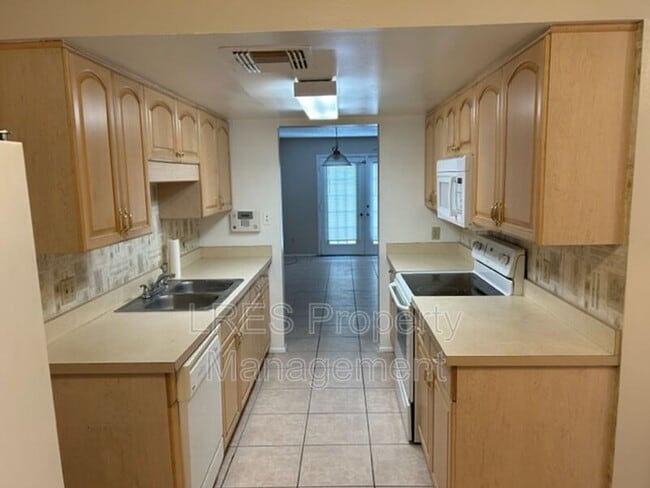 Building Photo - 4603 Lighthouse Cir