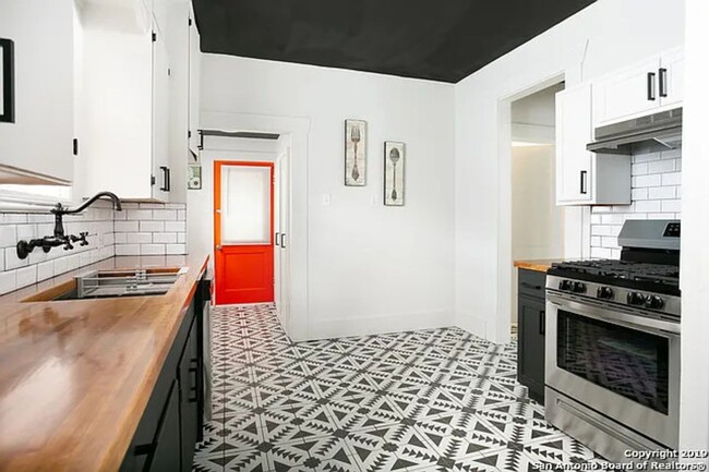 Building Photo - 329 Mason St