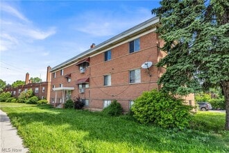 Building Photo - 2537 Noble Rd