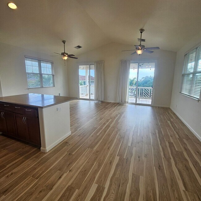Building Photo - Amazing Home in Moana Estate
