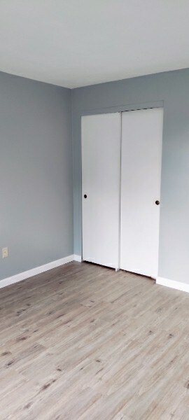 Building Photo - 8 Tiffany Rd