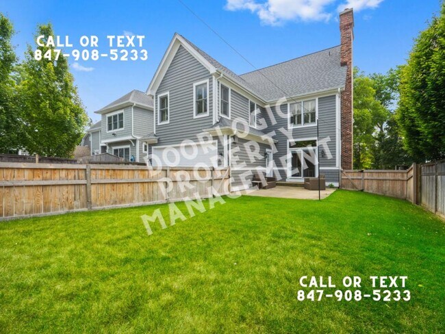 Building Photo - 735 W 8th St