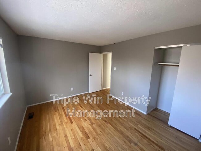 Building Photo - 14655 Fox Manor Dr