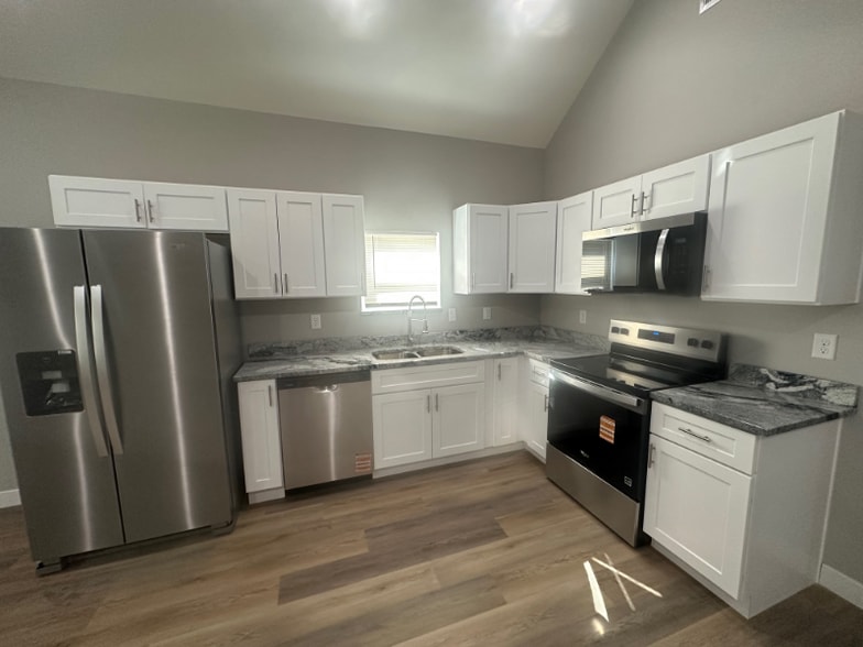 Building Photo - 2612 Boulevard Pl