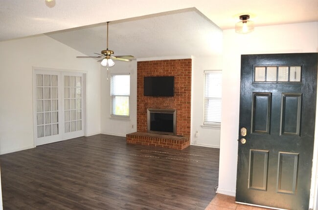 Building Photo - 1504 Glenmont Ct