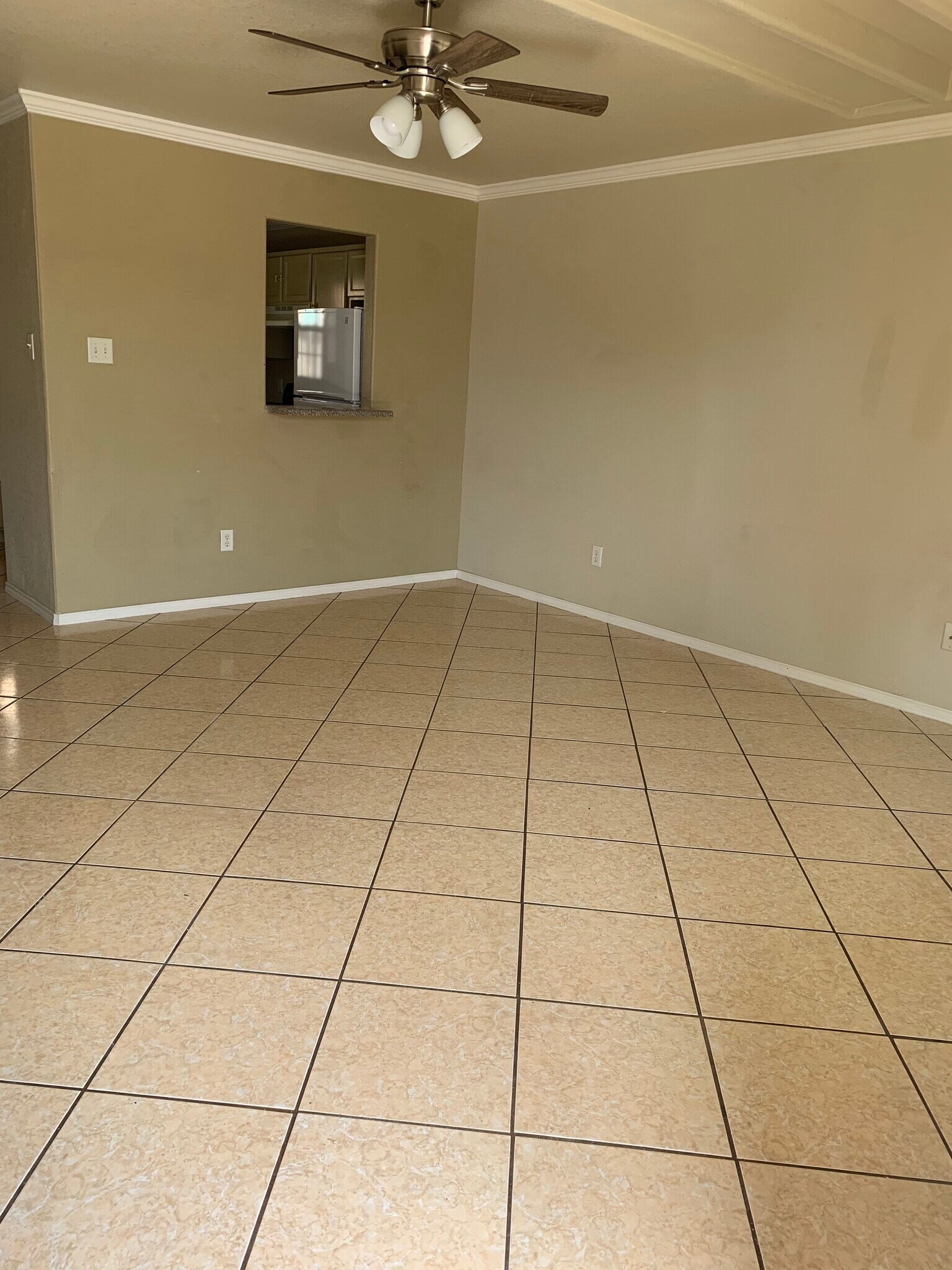 Building Photo - 121 Ramon Cardenas Dr