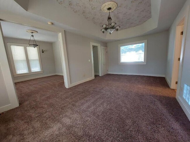 Building Photo - Gorgeous 3 bedroom, 1 bath home south of Haysville