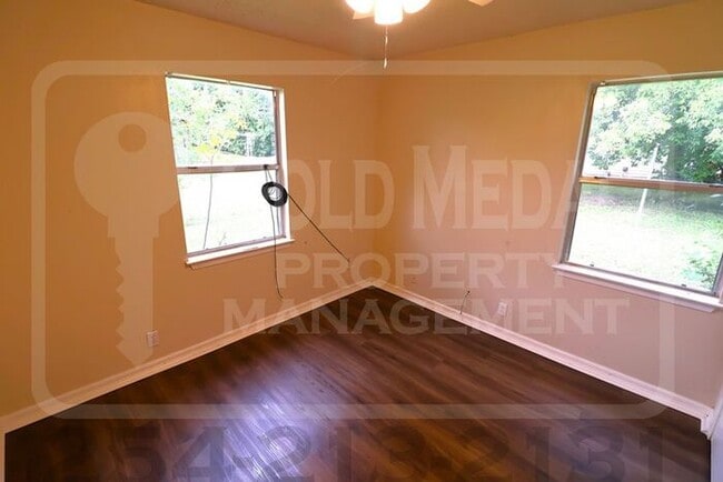 Building Photo - 1706 Cole St