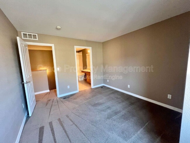 Building Photo - 12828 Jasmine St