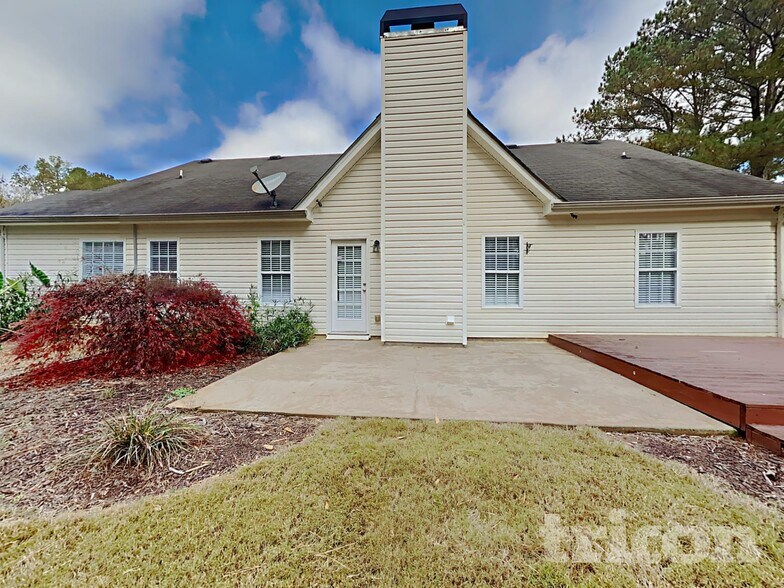 Building Photo - 204 Cobblestone Ln