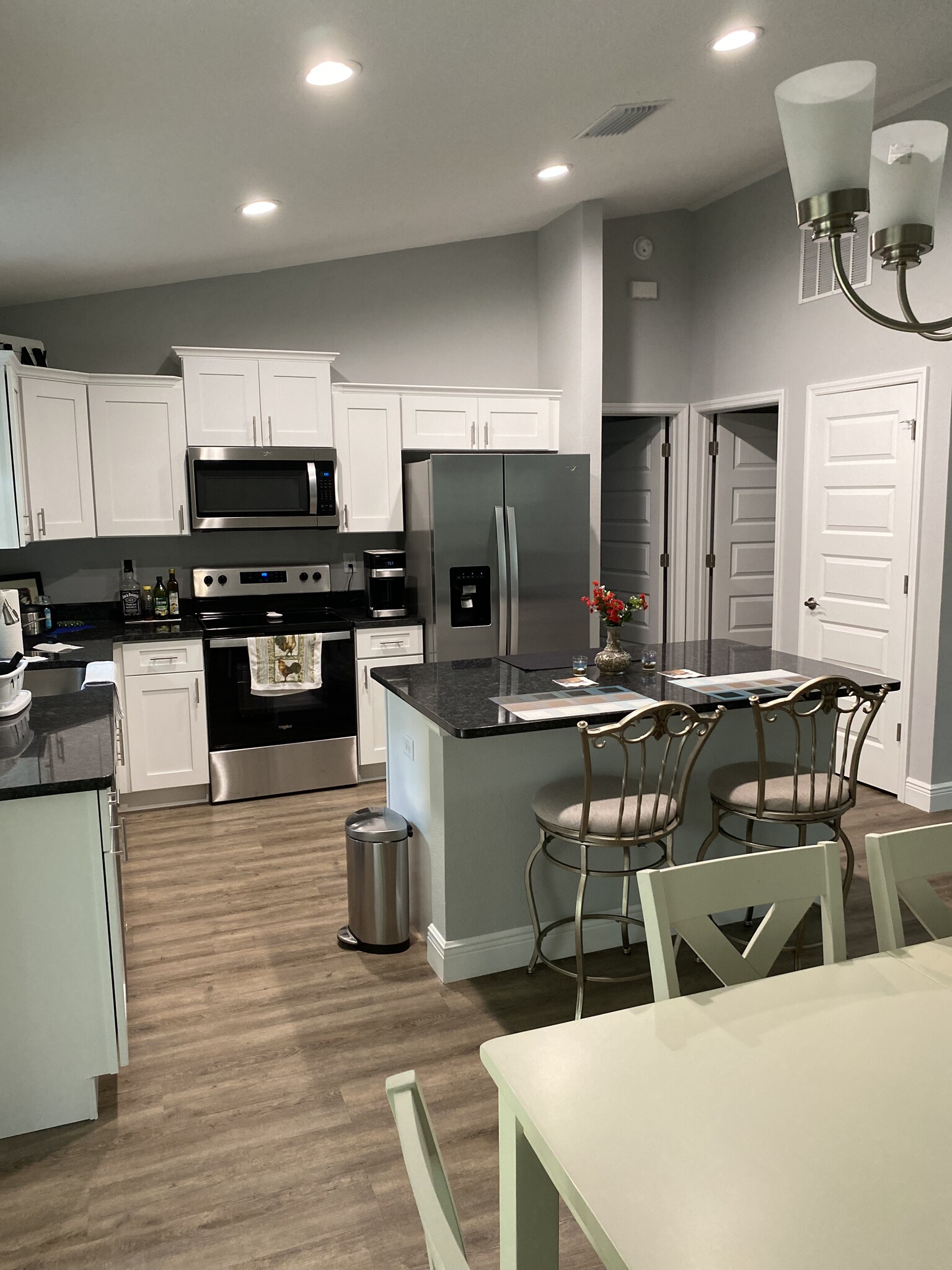 Building Photo - 9938 N Athenia Dr