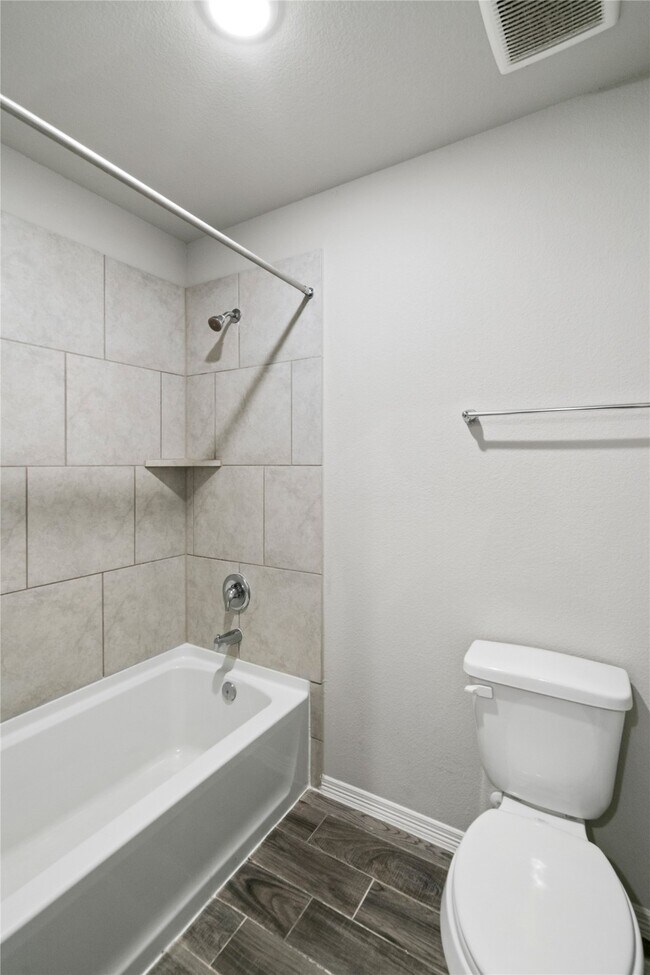 Building Photo - 25738 Boxwood Hedge Ln