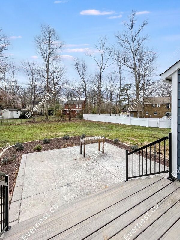 Building Photo - 7515 Fawndale Dr