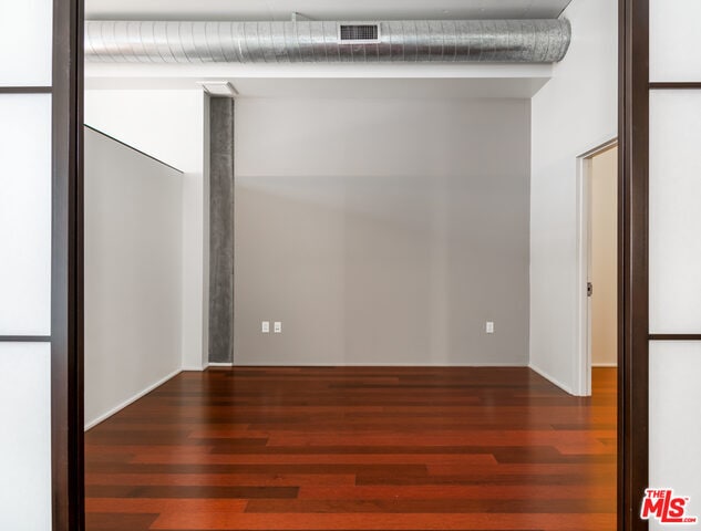 Building Photo - 1100 S Hope St
