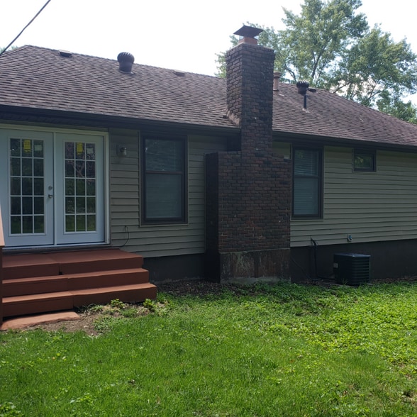 Building Photo - 8000 E 120th St